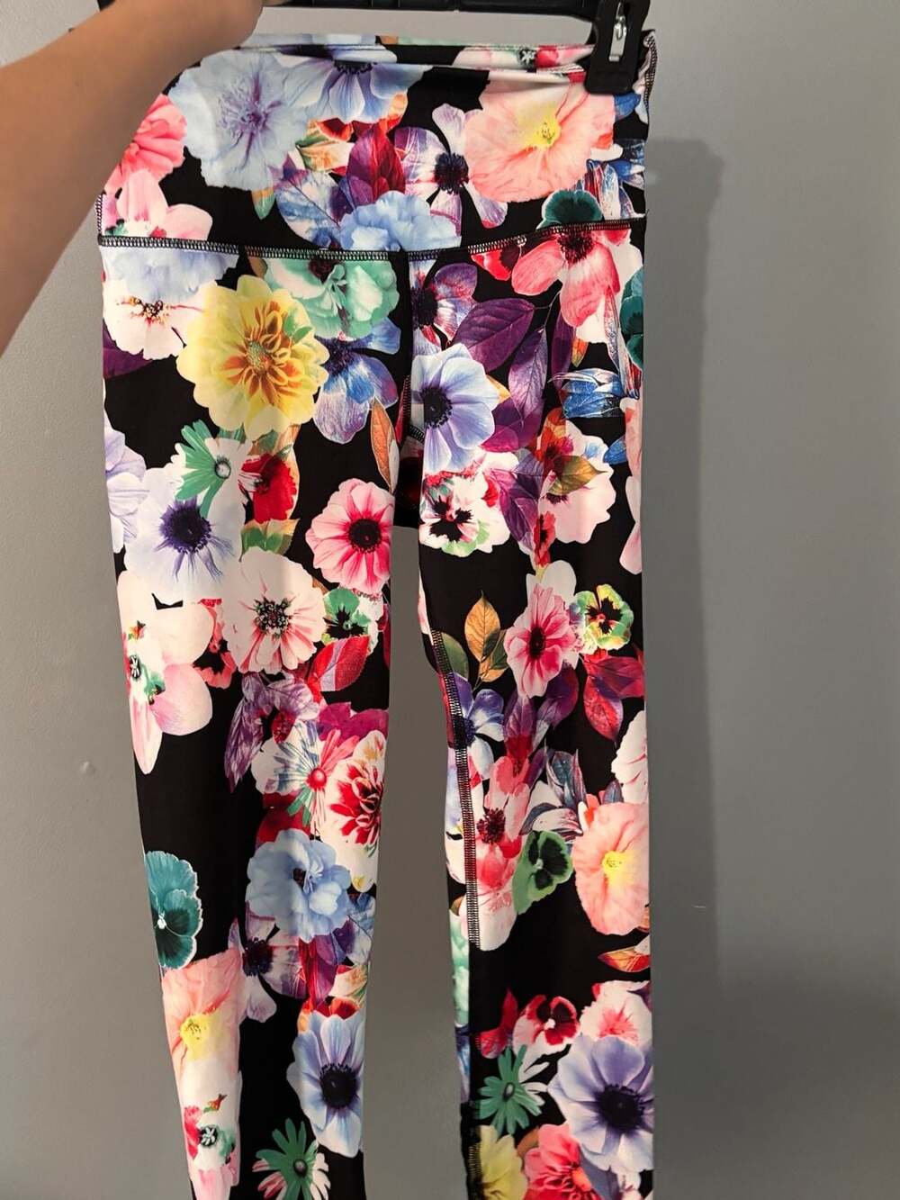 Old Navy Active Go-Dry Floral Leggings Size S